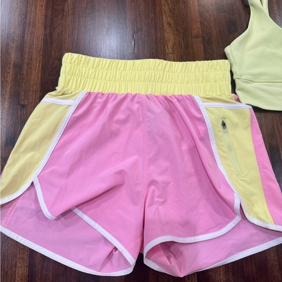 Beach Riot Lemon Sports Bra - Picture 4 of 6